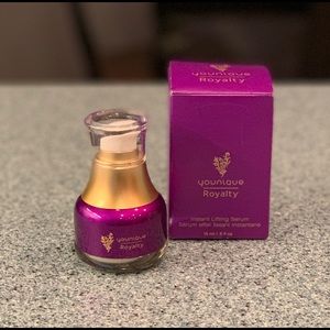 Younique Instant Lifting Serum